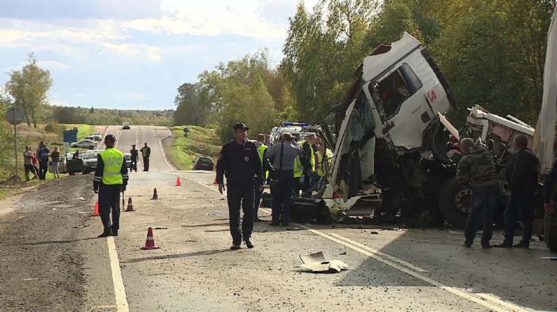 авария с грузовиком и автобусом